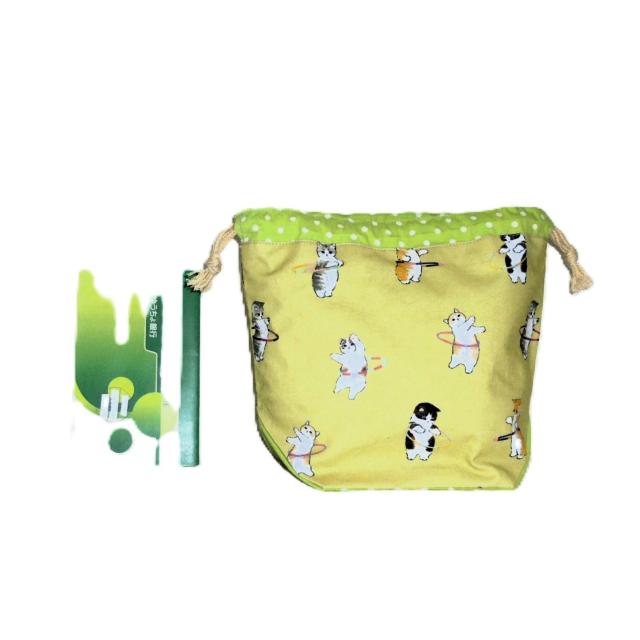 【底マチ幅が広い巾着】◆もふさんど◆mofusand ◆フラフープ総柄×黄緑地◆裏地あり巾着 < 女性ファッション 【底マチ幅が広い巾着】◆もふさんど◆mofusand ◆フラフープ総柄×黄緑地◆裏地あり巾着 < 女性ファッションの