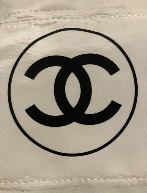 CHANEL �V���l�� �m�x���e�B �|�[�` �z���C�g �R�R�}�[�N