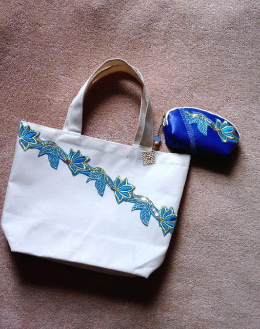 ブルー お花 スパンコールレース◆マルチポーチトートバッグ < 女性ファッション  ブルー お花 スパンコールレース◆マルチポーチトートバッグ < 女性ファッションの