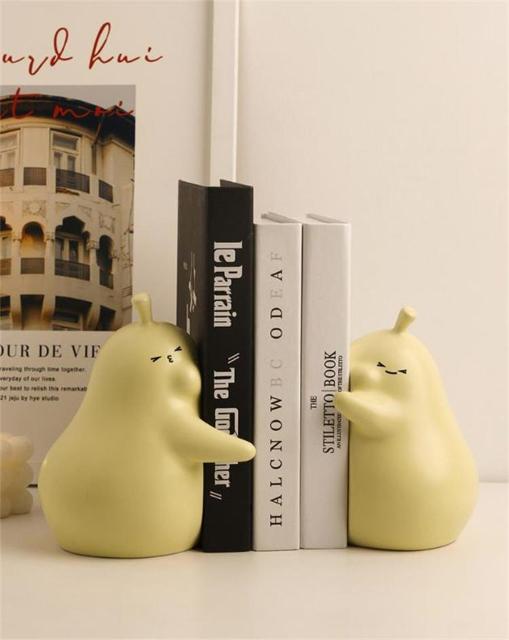 抱き梨 本立て セラミック置物 インテリア飾り 梨オブジェ 癒やしアイテム < インテリア/ライフ 抱き梨 本立て セラミック置物 インテリア飾り 梨オブジェ 癒やしアイテム < インテリア/ライフの