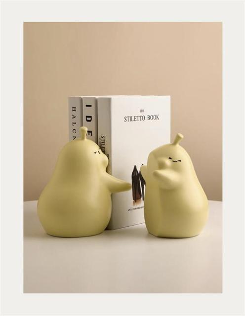 抱き梨 本立て セラミック置物 インテリア飾り 梨オブジェ 癒やしアイテム < インテリア/ライフ 抱き梨 本立て セラミック置物 インテリア飾り 梨オブジェ 癒やしアイテム < インテリア/ライフの