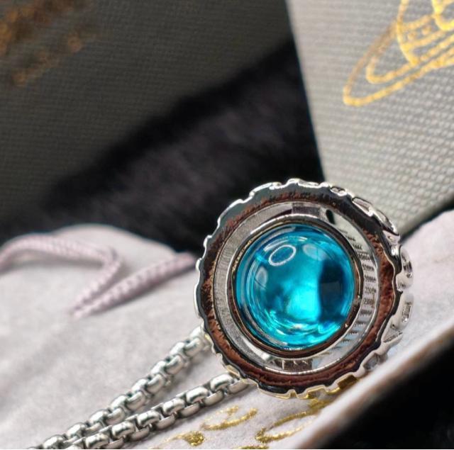 Vivienne Westwood �y�C�Y���[�I�[�u�l�b�N���X �u���[ �� �u�����h�� 