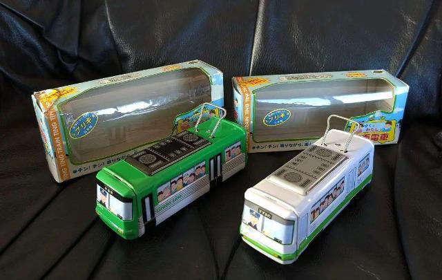 ブリキ屋■ブリキのおもちゃ■ぼくとわたしの路面電車■都電&低床式(グリーン)のセット■日本製■ブリキ■都電■低床式路面電車 < ホビー ブリキ屋■ブリキのおもちゃ■ぼくとわたしの路面電車■都電&低床式(グリーン)のセット■日本製■ブリキ■都電■低床式路面電車 < ホビーの