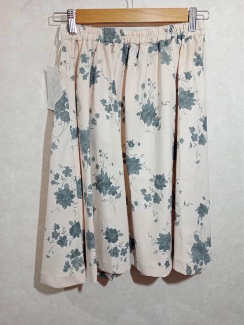 新品 サーキュラースカート tocco closet Collection < 女性ファッション  新品 サーキュラースカート tocco closet Collection < 女性ファッションの