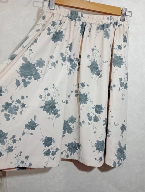 新品 サーキュラースカート tocco closet Collection < 女性ファッション  新品 サーキュラースカート tocco closet Collection < 女性ファッションの