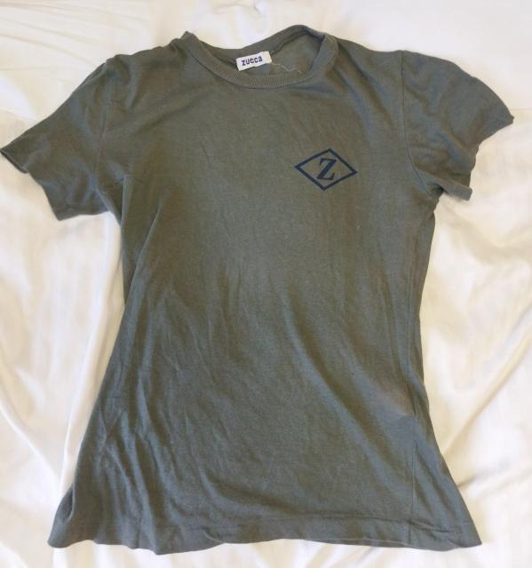 ZUCCA カーキー ダークオリーブグリーン ジャストフィットTシャツ 難有り < ブランド  ZUCCA カーキー ダークオリーブグリーン ジャストフィットTシャツ 難有り < ブランドの