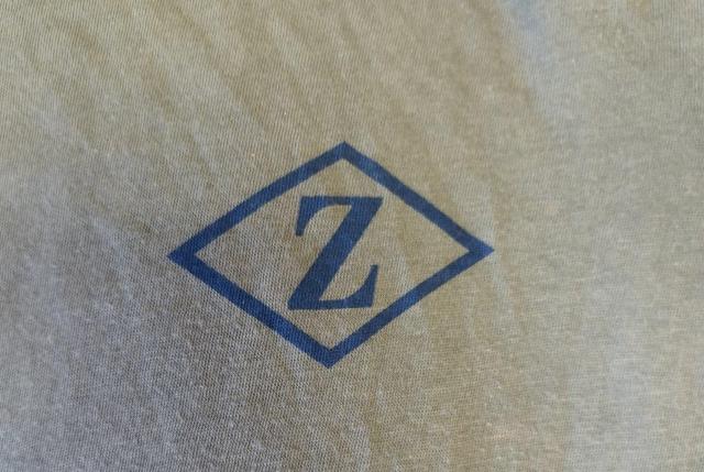 ZUCCA カーキー ダークオリーブグリーン ジャストフィットTシャツ 難有り < ブランド  ZUCCA カーキー ダークオリーブグリーン ジャストフィットTシャツ 難有り < ブランドの