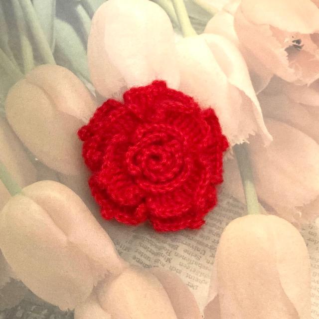 ハンドメイド かぎ針編み バラモチーフのブローチ < 女性ファッション  ハンドメイド かぎ針編み バラモチーフのブローチ  < 女性ファッションの