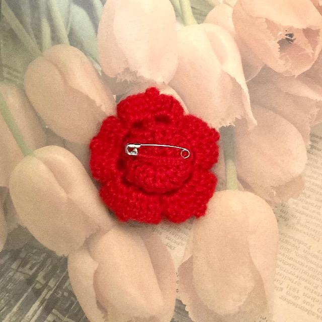 ハンドメイド かぎ針編み バラモチーフのブローチ < 女性ファッション  ハンドメイド かぎ針編み バラモチーフのブローチ < 女性ファッションの