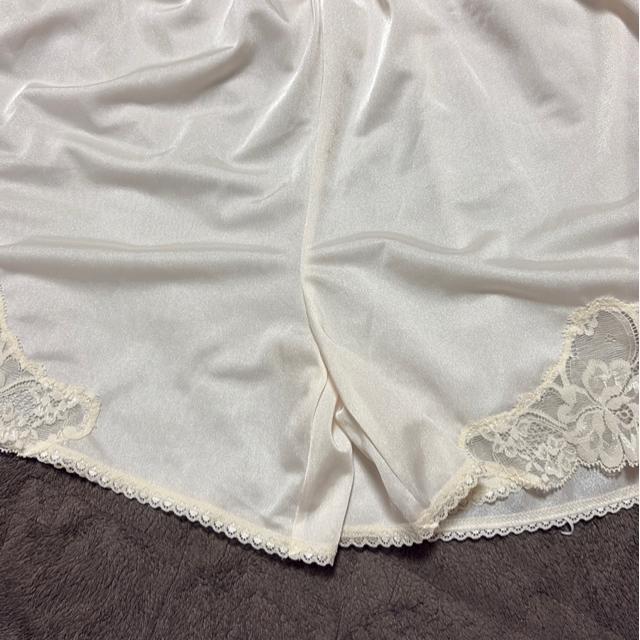 タンス整理品 衣類 おまとめOK ホームクリーニング済み ペチパンツ Lサイズ ゴールド < 女性ファッション  タンス整理品 衣類 おまとめOK ホームクリーニング済み ペチパンツ Lサイズ ゴールド < 女性ファッションの