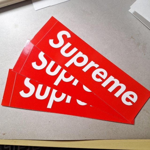 Supreme  ステッカー ボックスロゴ 赤三枚セット < ブランド  Supreme  ステッカー ボックスロゴ 赤三枚セット  < ブランドの