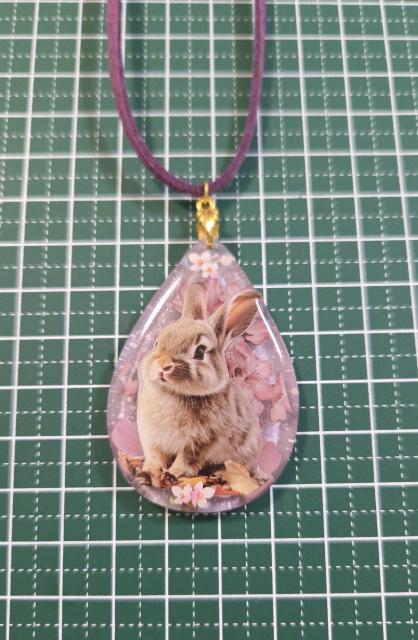うさぎレジンネックレス☆大きいネックレス ハンドメイドネックレス うさぎ ウサギ うさぎペンダント キーホルダー < 女性ファッション うさぎレジンネックレス☆大きいネックレス ハンドメイドネックレス うさぎ ウサギ うさぎペンダント キーホルダー < 女性ファッションの