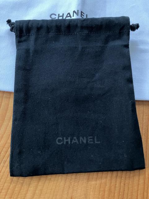 CHANEL シャネル 巾着 ポーチ 2点セット ホワイト ブラック ノベルティ < ブランド CHANEL シャネル 巾着 ポーチ 2点セット ホワイト ブラック ノベルティ < ブランドの