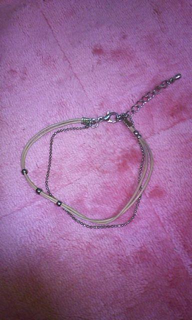 ピンク×シルバーチェーン 細身2連ブレスレット 華奢 激安 美品 < 女性アクセサリー/時計  ピンク×シルバーチェーン 細身2連ブレスレット 華奢 激安 美品  < 女性アクセサリー/時計の