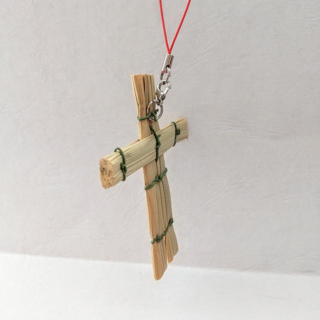 本いぐさ製品 プチ ワラ人形 ストラップ ストレス開放 念願成就 招福 < おもちゃ  本いぐさ製品 プチ ワラ人形 ストラップ ストレス開放 念願成就 招福 < おもちゃの