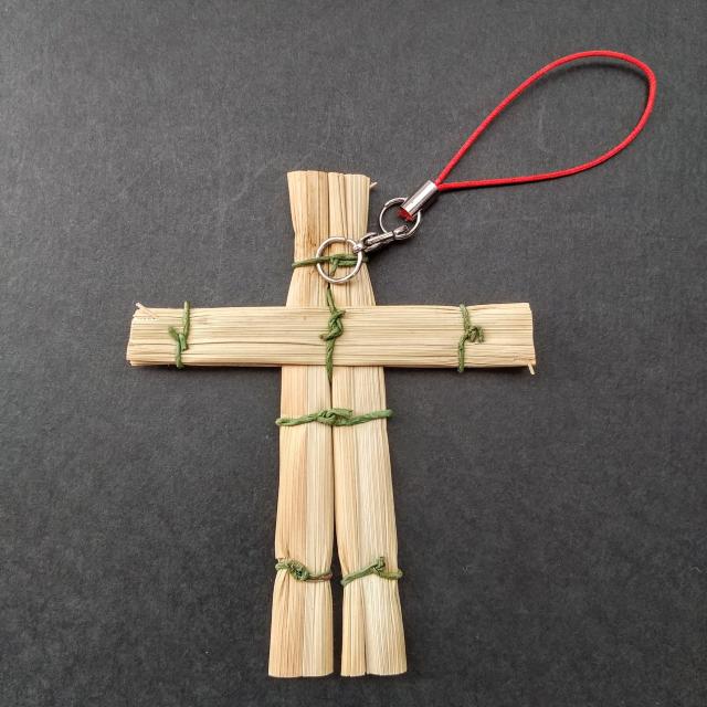 本いぐさ製品 プチ ワラ人形 ストラップ ストレス開放 念願成就 招福 < おもちゃ  本いぐさ製品 プチ ワラ人形 ストラップ ストレス開放 念願成就 招福 < おもちゃの