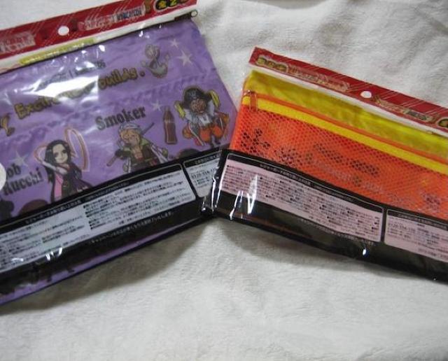 ワンピース スタンピード ポケット付き゛レジャーポーチ 2種セット コカ・コーラ < アニメ/コミック/キャラクター  ワンピース スタンピード ポケット付き゛レジャーポーチ 2種セット コカ・コーラ < アニメ/コミック/キャラクターの