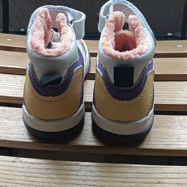 キッズ スニーカー 18cm ホワイト 子供靴 裏起毛 シューズ 29 < キッズ/ベビー  キッズ スニーカー 18cm ホワイト 子供靴 裏起毛 シューズ 29 < キッズ/ベビーの
