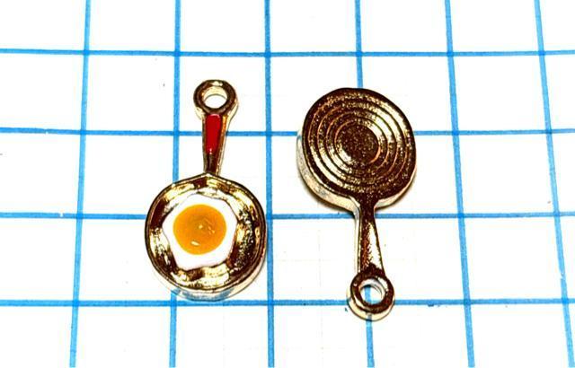 531 目玉焼きのフライパンのチャーム 1個◯ < ペット/手芸/園芸  531 目玉焼きのフライパンのチャーム 1個◯ < ペット/手芸/園芸の