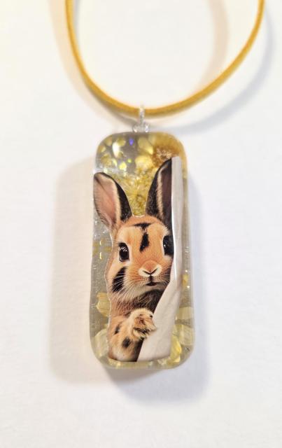 うさぎは見た☆ネックレス ハンドメイド レジンネックレス うさぎペンダント うさぎアクセサリー うさぎグッズ ウサギ < 女性ファッション うさぎは見た☆ネックレス ハンドメイド レジンネックレス うさぎペンダント うさぎアクセサリー うさぎグッズ ウサギ < 女性ファッションの
