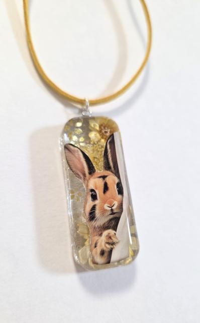 うさぎは見た☆ネックレス ハンドメイド レジンネックレス うさぎペンダント うさぎアクセサリー うさぎグッズ ウサギ < 女性ファッション うさぎは見た☆ネックレス ハンドメイド レジンネックレス うさぎペンダント うさぎアクセサリー うさぎグッズ ウサギ < 女性ファッションの