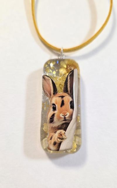 うさぎは見た☆ネックレス ハンドメイド レジンネックレス うさぎペンダント うさぎアクセサリー うさぎグッズ ウサギ < 女性ファッション うさぎは見た☆ネックレス ハンドメイド レジンネックレス うさぎペンダント うさぎアクセサリー うさぎグッズ ウサギ < 女性ファッションの