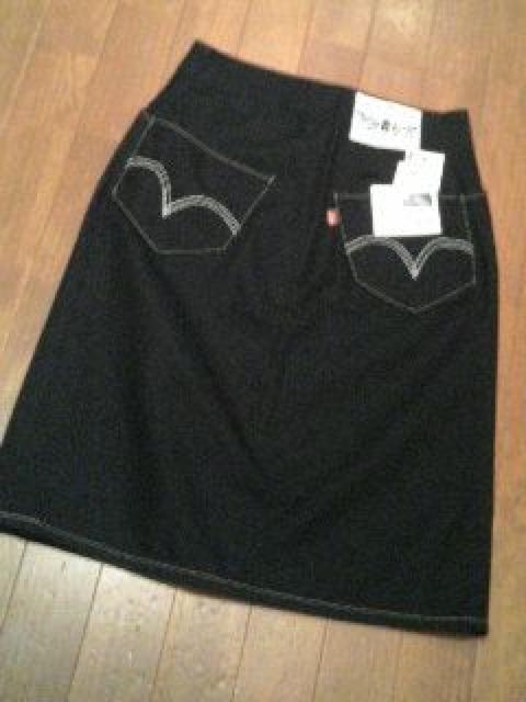 新品Levi's(リーバイス7752)膝丈スカート★XS66 < ブランド 新品Levi's(リーバイス7752)膝丈スカート★XS66 < ブランドの