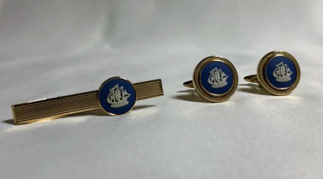 正規 ウェッジウッド ジャスパー 帆船モチーフタイピン カフス SET 青×白×ゴールド カフリンクス クリップタイバー < 男性ファッション  正規 ウェッジウッド ジャスパー 帆船モチーフタイピン カフス SET 青×白×ゴールド カフリンクス クリップタイバー  < 男性ファッションの