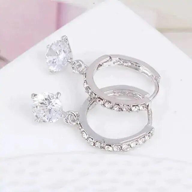 超お買得490円★キラキラ デザインが華麗なピアス シルバー < 女性アクセサリー/時計  超お買得490円★キラキラ デザインが華麗なピアス シルバー < 女性アクセサリー/時計の