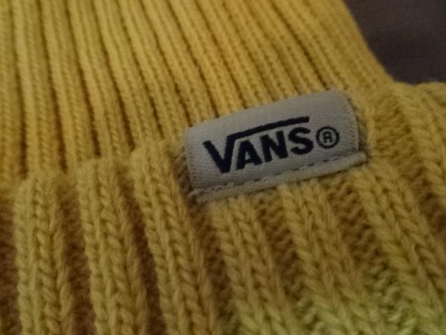 USA購入 バンズ【VANS】シンプルなデザインロゴマーク付 ニットキャップ < 男性ファッション  USA購入 バンズ【VANS】シンプルなデザインロゴマーク付 ニットキャップ < 男性ファッションの