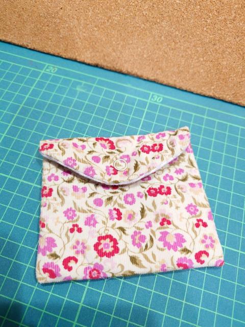 ハンドメイド ミニポーチ < 女性ファッション  ハンドメイド ミニポーチ  < 女性ファッションの