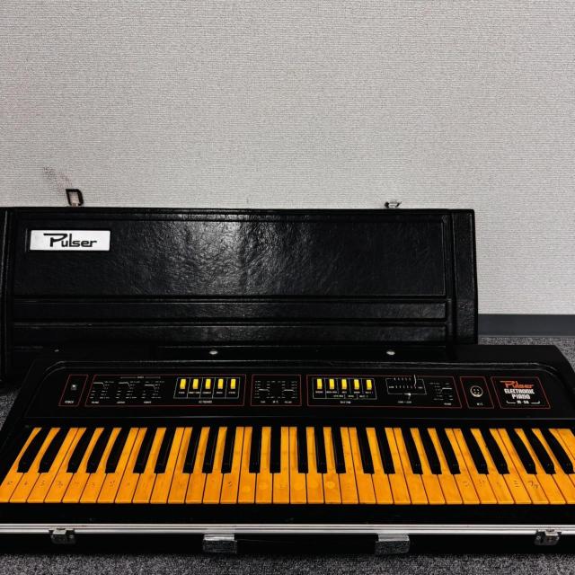766790/PULSER ERECTRONIC PIANO M-56 �d�q�s�A�m 61���� ���Y���}�V������ �n�[�h�P�[�X�t  �� �z�r�[�� 