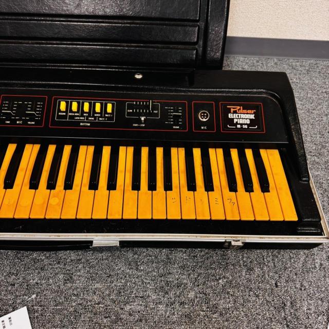766790/PULSER ERECTRONIC PIANO M-56 �d�q�s�A�m 61���� ���Y���}�V������ �n�[�h�P�[�X�t �� �z�r�[�� 