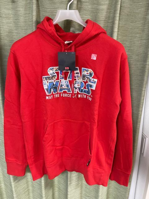 ���j�N���@UNIQLO �X�^�[�E�E�H�[�Y�@STAR wars �p�[�J�[�@�ԁ@���b�h�@�T�C�YL ���g�p�i�@ �X�E�F�b�g �t�[�f�B�[ �� �u�����h�� 