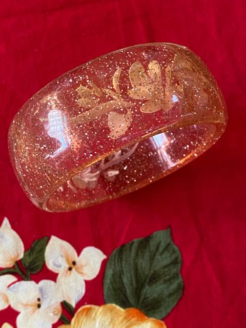 新品未使用品☆キラキラクリアピンクバングル☆バラ < 女性アクセサリー/時計  新品未使用品☆キラキラクリアピンクバングル☆バラ < 女性アクセサリー/時計の