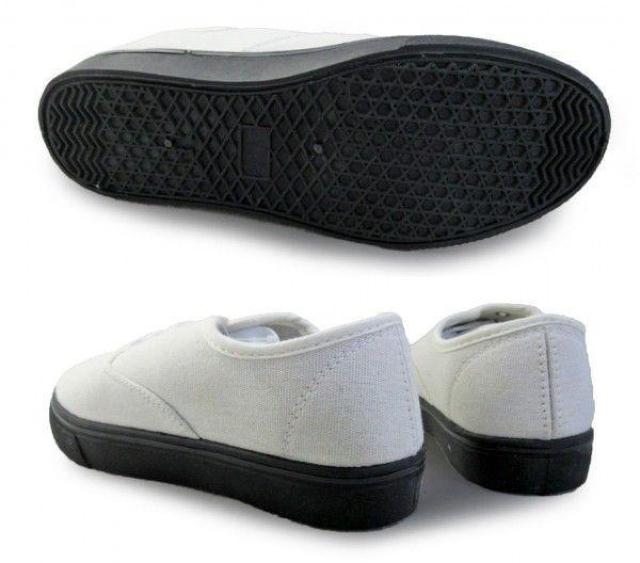 1円~CC361新品AAAローカット/レースアップスニーカー23a白/黒kids < キッズ/ベビー 1円~CC361新品AAAローカット/レースアップスニーカー23a白/黒kids < キッズ/ベビーの