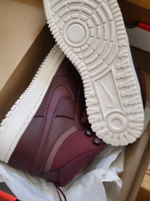 タグ付き未使用 NIKEコートビジョンCOURTVISIONMIDWNTRエンジバーガンディエアフォース 25cm エアフォース < 女性ファッション  タグ付き未使用 NIKEコートビジョンCOURTVISIONMIDWNTRエンジバーガンディエアフォース 25cm エアフォース < 女性ファッションの