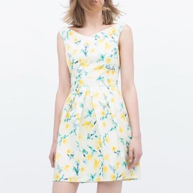 ◆ZARA/ザラ◆花柄ミニワンピース★ホワイトS*夏コーデ*海外旅行リゾート < ブランド  ◆ZARA/ザラ◆花柄ミニワンピース★ホワイトS*夏コーデ*海外旅行リゾート  < ブランドの