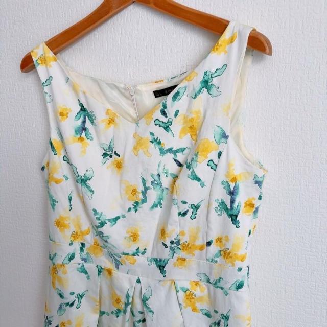 ◆ZARA/ザラ◆花柄ミニワンピース★ホワイトS*夏コーデ*海外旅行リゾート < ブランド  ◆ZARA/ザラ◆花柄ミニワンピース★ホワイトS*夏コーデ*海外旅行リゾート < ブランドの