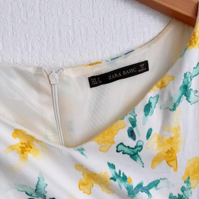 ◆ZARA/ザラ◆花柄ミニワンピース★ホワイトS*夏コーデ*海外旅行リゾート < ブランド  ◆ZARA/ザラ◆花柄ミニワンピース★ホワイトS*夏コーデ*海外旅行リゾート < ブランドの