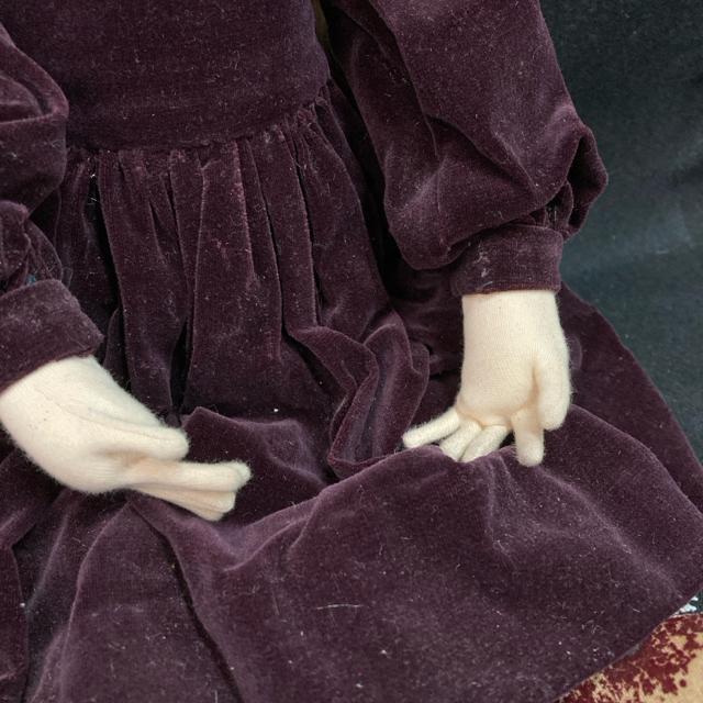 ビスクドール ダークパープルドレスの人形 ビスクドール 長さ約50cm < おもちゃ ビスクドール ダークパープルドレスの人形 ビスクドール 長さ約50cm < おもちゃの