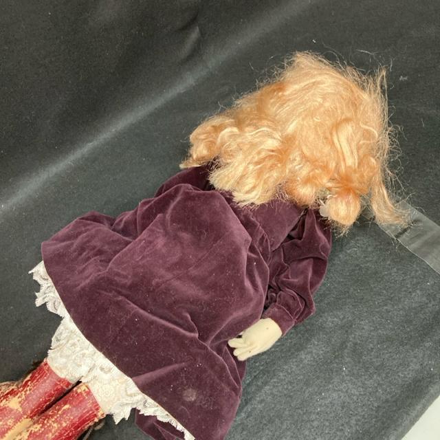 ビスクドール ダークパープルドレスの人形 ビスクドール 長さ約50cm < おもちゃ ビスクドール ダークパープルドレスの人形 ビスクドール 長さ約50cm < おもちゃの