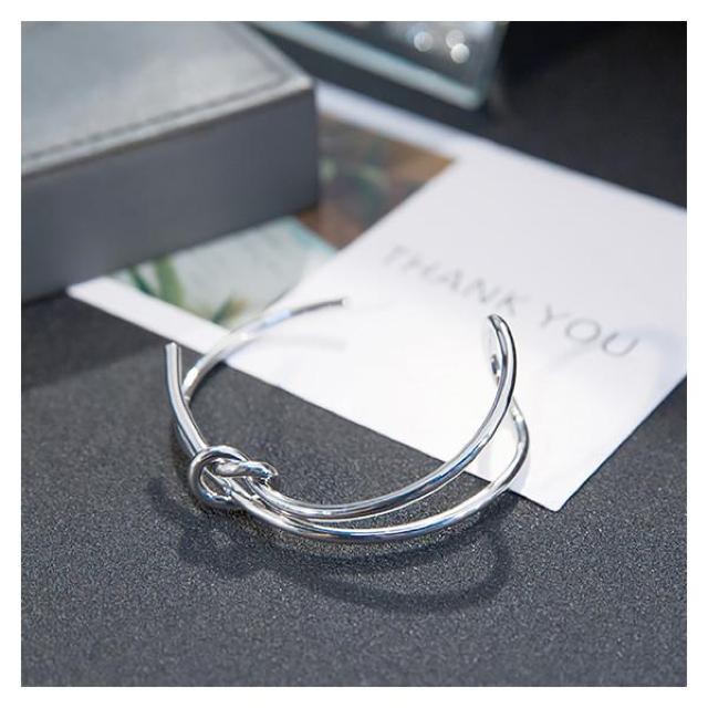 残1点★大幅値下げ390円 超お買い得 メタル結びデザインバングル金色 < 女性アクセサリー/時計 残1点★大幅値下げ390円 超お買い得 メタル結びデザインバングル金色 < 女性アクセサリー/時計の