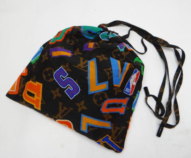 ルイヴィトン MP3031 NBA モノグラム レターズ バンダナ スカーフ ポーチセット★限定レア品★<USED>送料無料 < ブランド ルイヴィトン MP3031 NBA モノグラム レターズ バンダナ スカーフ ポーチセット★限定レア品★<USED>送料無料 < ブランドの