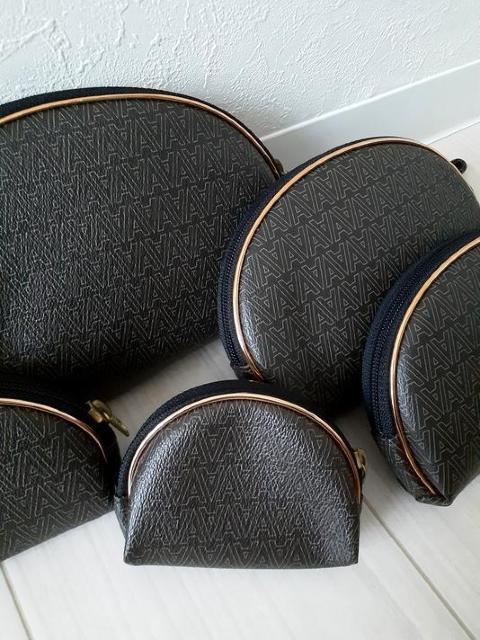 お得 5個セット♪half circle マトリョーシカ調 ポーチ コスメ クラッチバッグ < 女性ファッション  お得 5個セット♪half circle マトリョーシカ調 ポーチ コスメ クラッチバッグ < 女性ファッションの