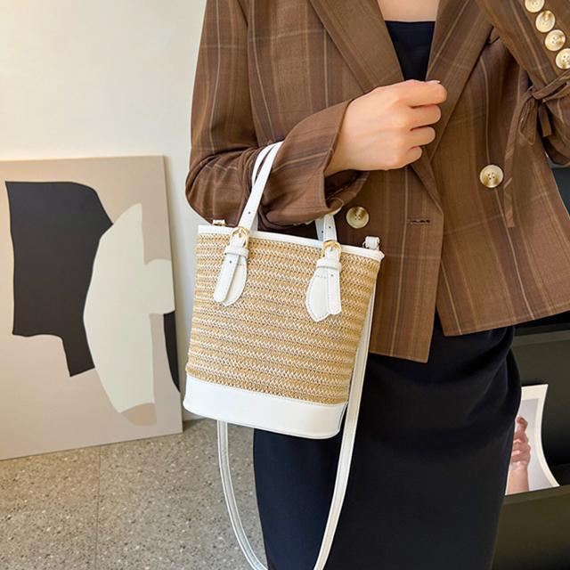 送料無料 新品 ストローショルダーバッグ かごバッグ 夏 < 女性ファッション  送料無料 新品 ストローショルダーバッグ かごバッグ 夏 < 女性ファッションの