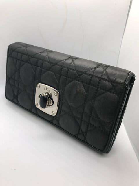 レア 正規品 クリスチャンディオール カナージュ ターンロックウォレット ブラック < ブランド レア 正規品 クリスチャンディオール カナージュ ターンロックウォレット ブラック < ブランドの