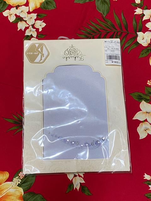 新品未使用☆福助☆ライトパープルストッキング☆左足お花刺繍☆ < 女性ファッション  新品未使用☆福助☆ライトパープルストッキング☆左足お花刺繍☆  < 女性ファッションの