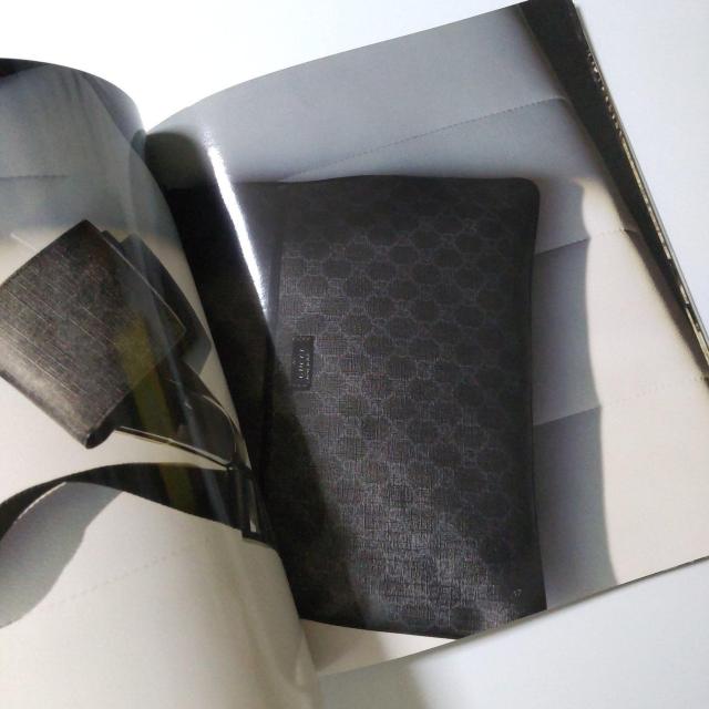 貴重!【2006年】『GUCCI』カタログ  2冊(1種)SET【ヴィンテージ】 < ブランド  貴重!【2006年】『GUCCI』カタログ  2冊(1種)SET【ヴィンテージ】 < ブランドの