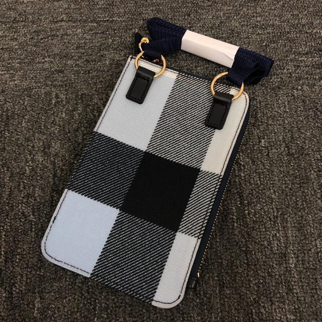 即決 新品 BLUE LABEL CRESTBRIDGE スマホショルダー < 女性ファッション  即決 新品 BLUE LABEL CRESTBRIDGE スマホショルダー < 女性ファッションの